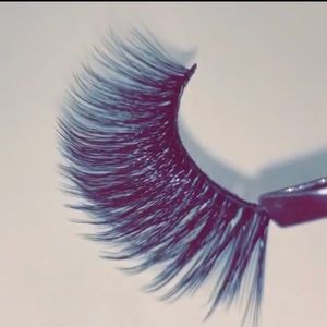 Eyelashes are all $7!!! Delivery to all 50 states!